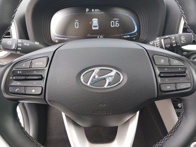2025 Hyundai Venue - Photo 12