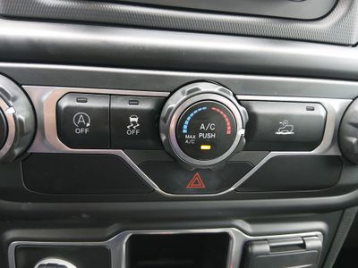 2021 Jeep Wrangler - Photo 20