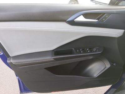2024 Volkswagen Taos - Photo 21