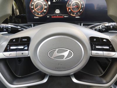 2024 Hyundai Elantra - Photo 12