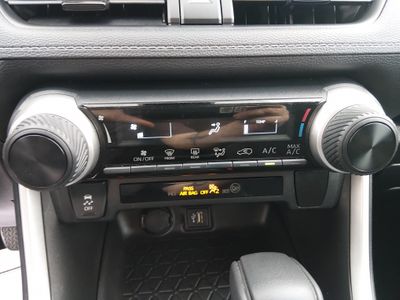 2023 Toyota RAV4 - Photo 13