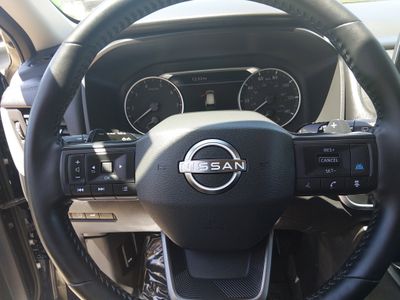 2025 Nissan Rogue - Photo 12