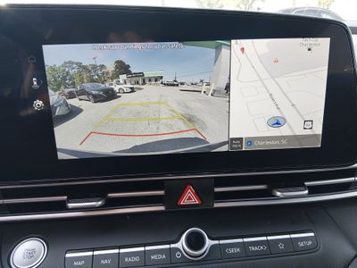 2025 Hyundai Elantra — photo 16 view