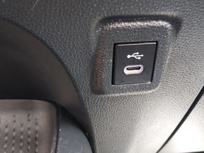 2023 Toyota Corolla — photo 17 view