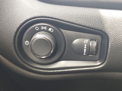 2023 Jeep Renegade - Photo 13