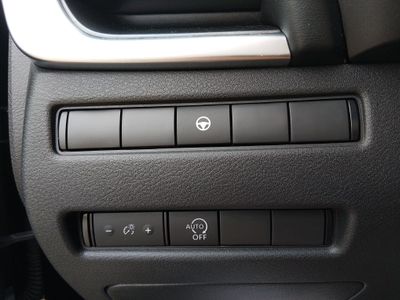 2023 Nissan Rogue — photo 13 view