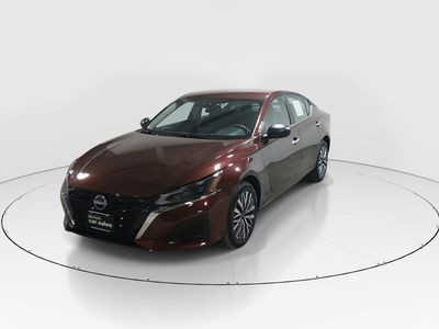 2025 Nissan Altima - Photo 3