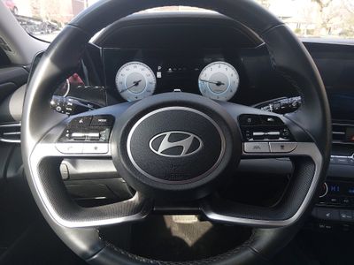 2025 Hyundai Elantra - Photo 12