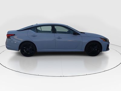 2024 Nissan Altima — photo 8 view