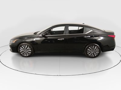 2025 Nissan Altima - Photo 4