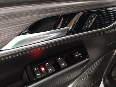 2023 Jeep Wagoneer L - Photo 24