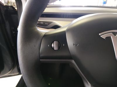 2023 Tesla Model 3 — photo 9 view
