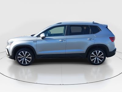 2024 Volkswagen Taos - Photo 4