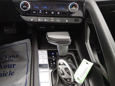 2024 Hyundai Elantra - Photo 15