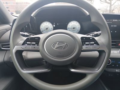 2024 Hyundai Elantra - Photo 12