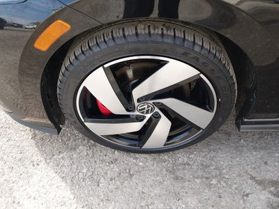 2024 Volkswagen Golf GTI - Photo 10