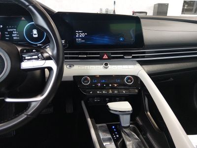 2024 Hyundai Elantra - Photo 18