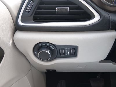 2023 Chrysler Voyager - Photo 13