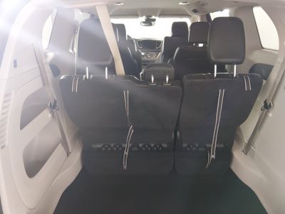 2023 Chrysler Pacifica — photo 11 view