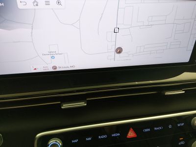 2025 Genesis GV80 — photo 17 view