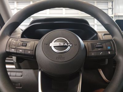 2024 Nissan Rogue — photo 12 view