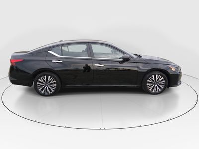 2025 Nissan Altima - Photo 8