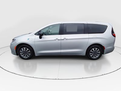 2024 Chrysler Pacifica - Photo 4