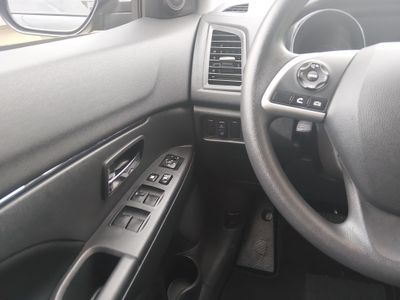 2025 Mitsubishi Outlander Sport - Photo 17