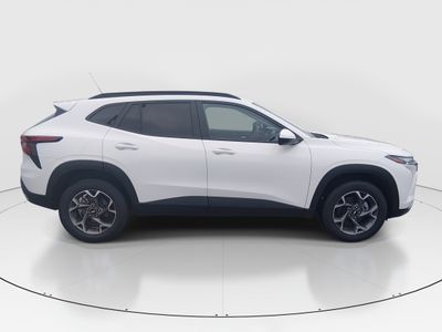 2025 Chevrolet Trax - Photo 8