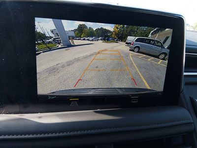 2024 Chevrolet Suburban — photo 17 view