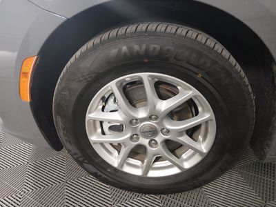 2023 Chrysler Pacifica — photo 10 view