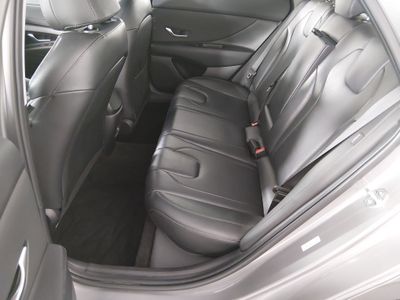 2024 Hyundai Elantra - Photo 21