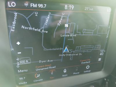 2023 Jeep Renegade - Photo 17