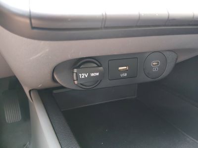 2024 Hyundai Elantra - Photo 18