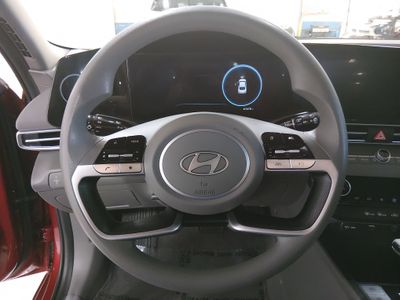 2024 Hyundai Elantra - Photo 12
