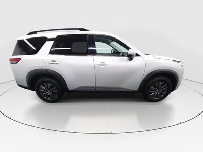 2024 Nissan Pathfinder — photo 8 view