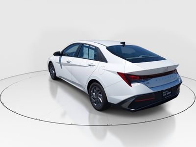 2024 Hyundai Elantra - Photo 5