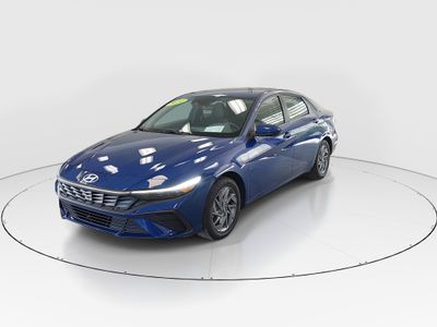 2024 Hyundai Elantra - Photo 3