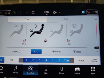 2024 Chrysler Pacifica — photo 18 view