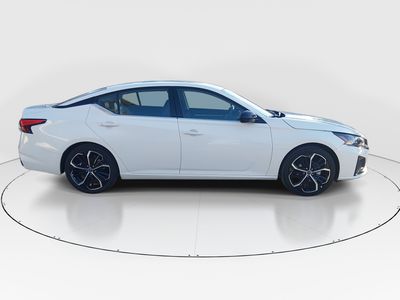 2024 Nissan Altima - Photo 8