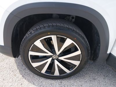 2024 Volkswagen Taos - Photo 10