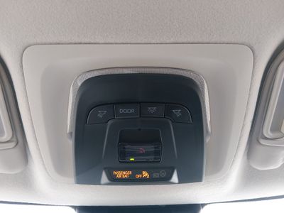 2025 Toyota Corolla - Photo 18