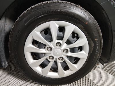 2023 Kia Forte - Photo 10
