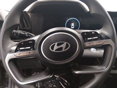 2024 Hyundai Elantra — photo 12 view