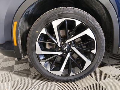 2024 Mitsubishi Outlander - Photo 10
