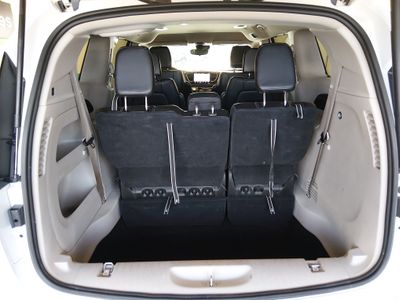 2023 Chrysler Pacifica — photo 11 view