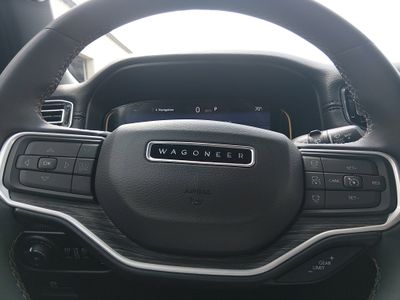 2023 Jeep Wagoneer L - Photo 12