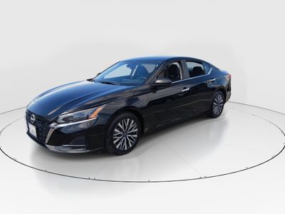 2025 Nissan Altima - Photo 3