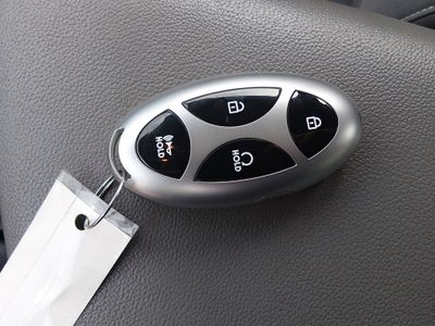 2024 Hyundai Elantra - Photo 15
