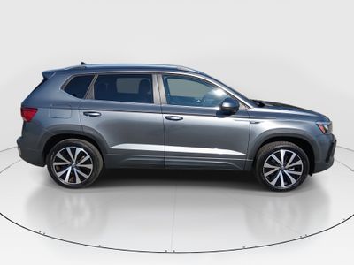 2024 Volkswagen Taos - Photo 8